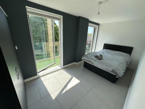Stunning Clapham two bed flat